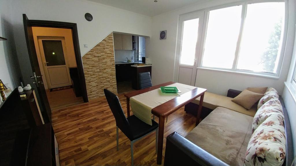 Single Apartment Elit เชอร์โนโมเรทส์ ภายนอก รูปภาพ