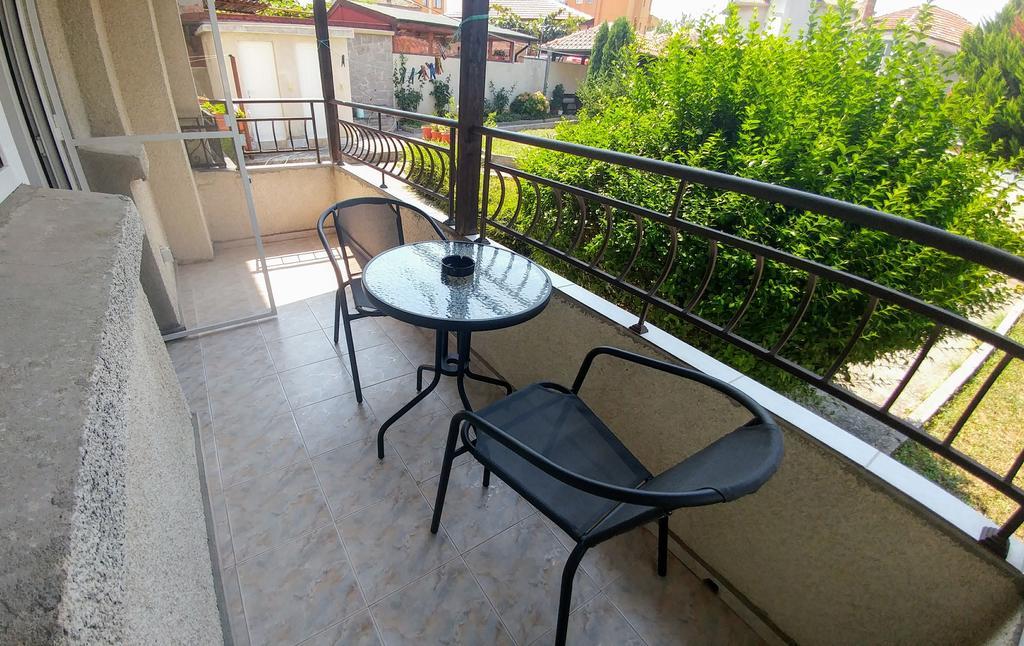 Single Apartment Elit เชอร์โนโมเรทส์ ภายนอก รูปภาพ